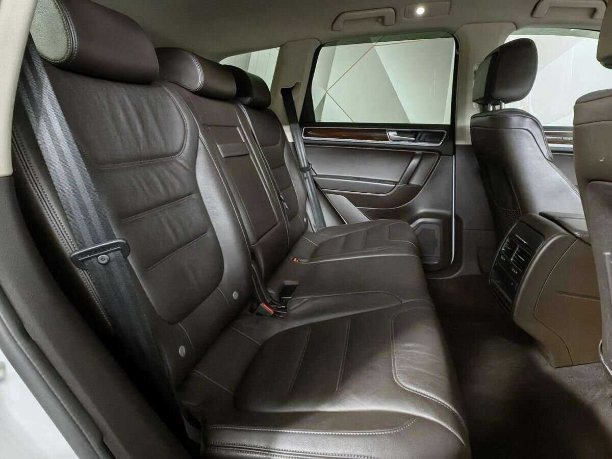 Купить Volkswagen Touareg с пробегом. Фото: #11