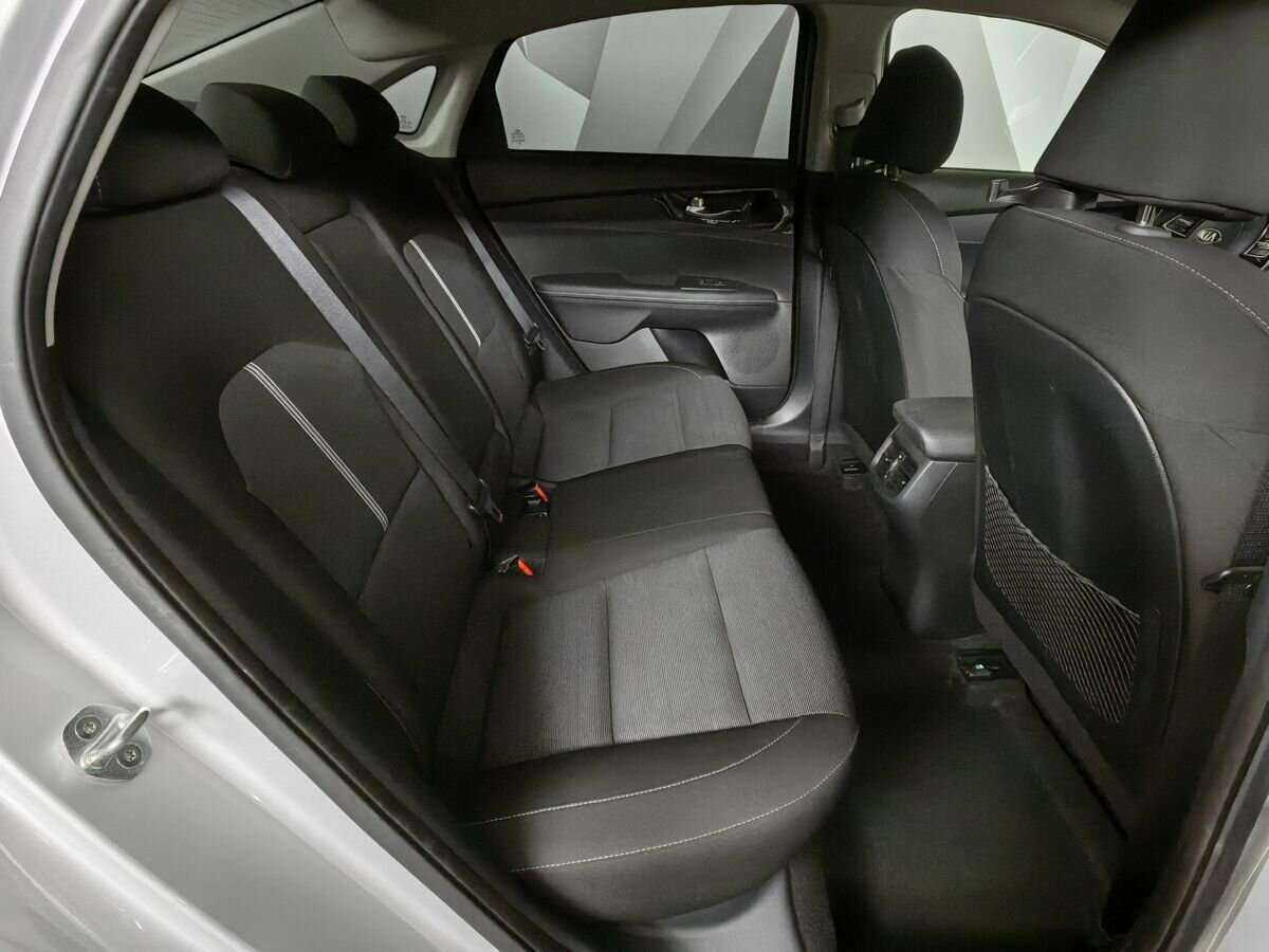 Купить Kia Cerato с пробегом. Фото: #11