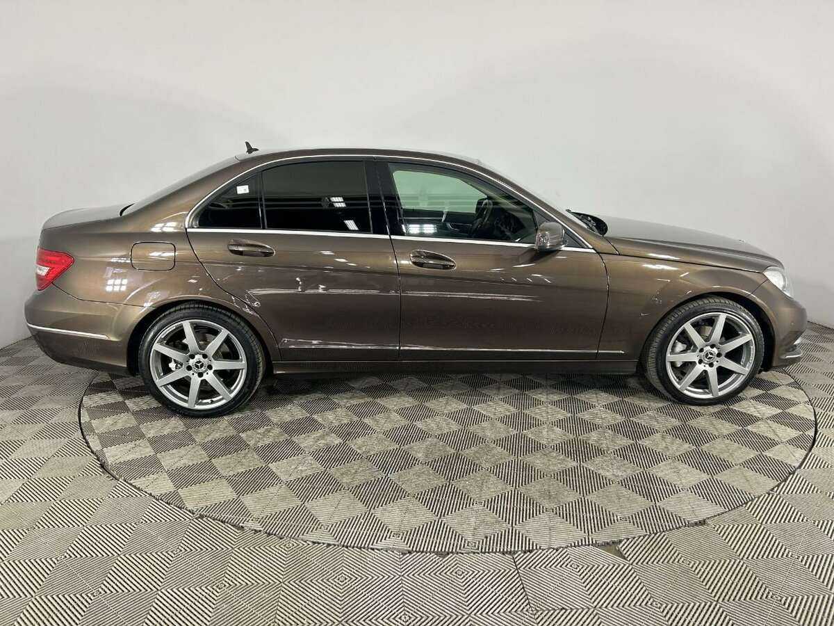 Купить Mercedes-Benz C-Класс с пробегом. Фото: #2