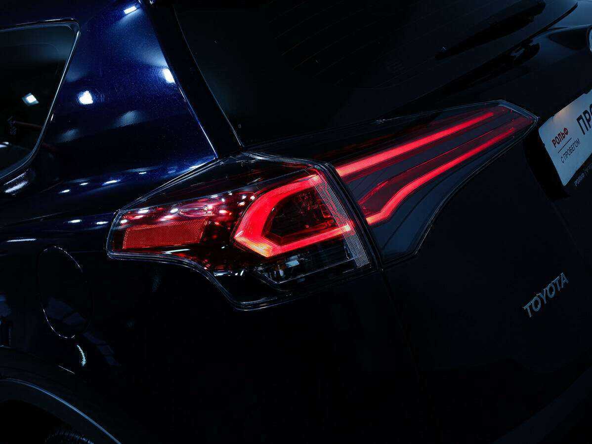Купить Toyota RAV4 с пробегом. Фото: #17
