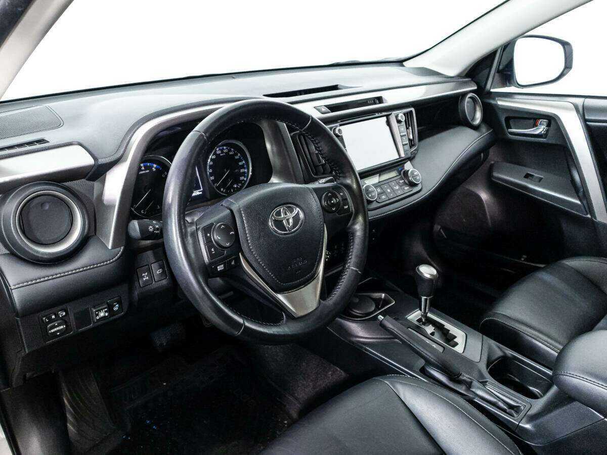 Купить Toyota RAV4 с пробегом. Фото: #10