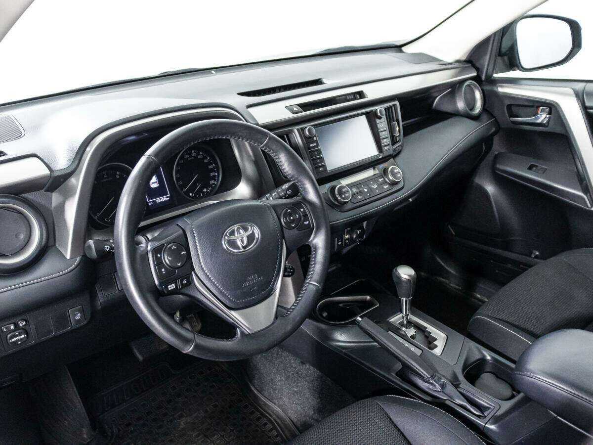 Купить Toyota RAV4 с пробегом. Фото: #10
