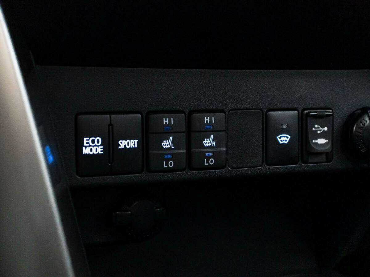 Купить Toyota RAV4 с пробегом. Фото: #17