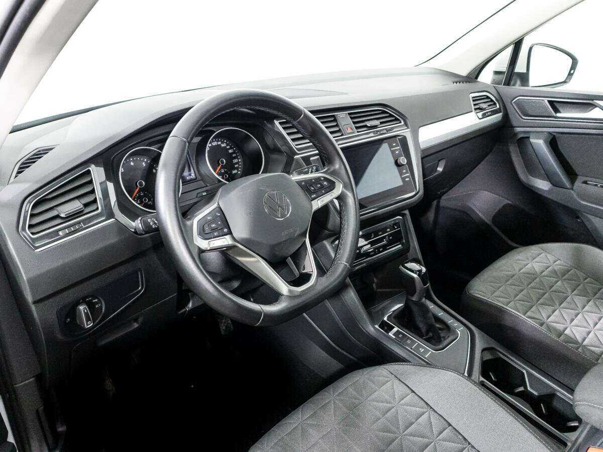 Купить Volkswagen Tiguan с пробегом. Фото: #10