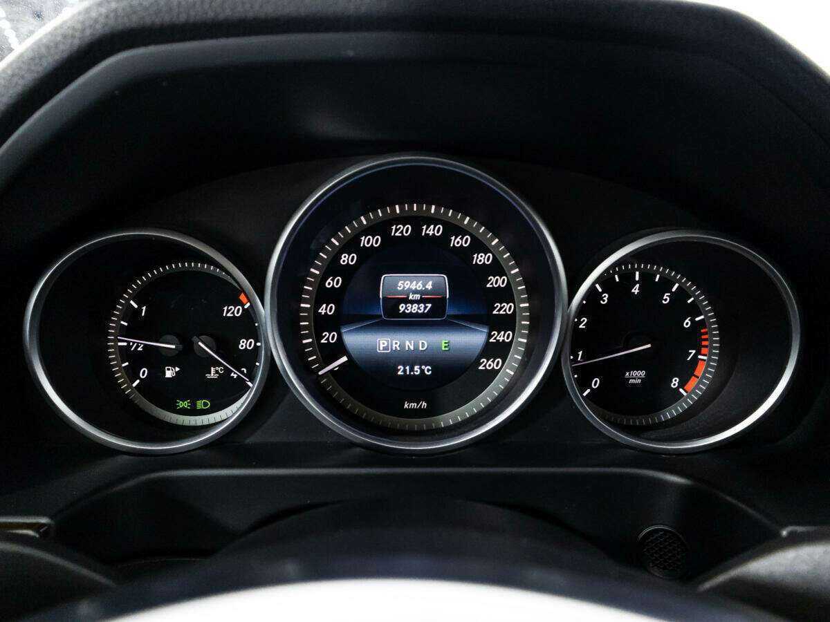 Купить Mercedes-Benz E-Класс с пробегом. Фото: #11