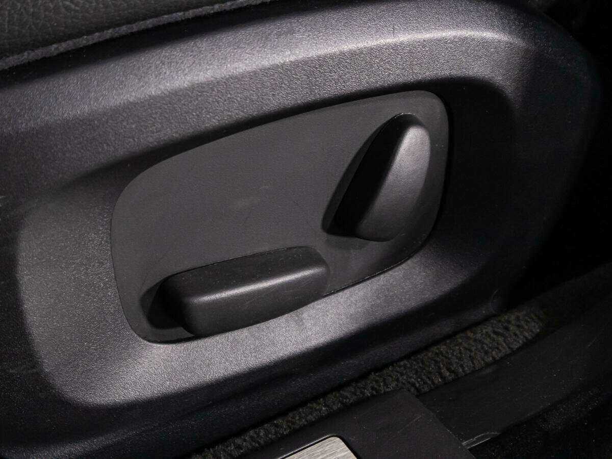 Купить Jaguar XF с пробегом. Фото: #16