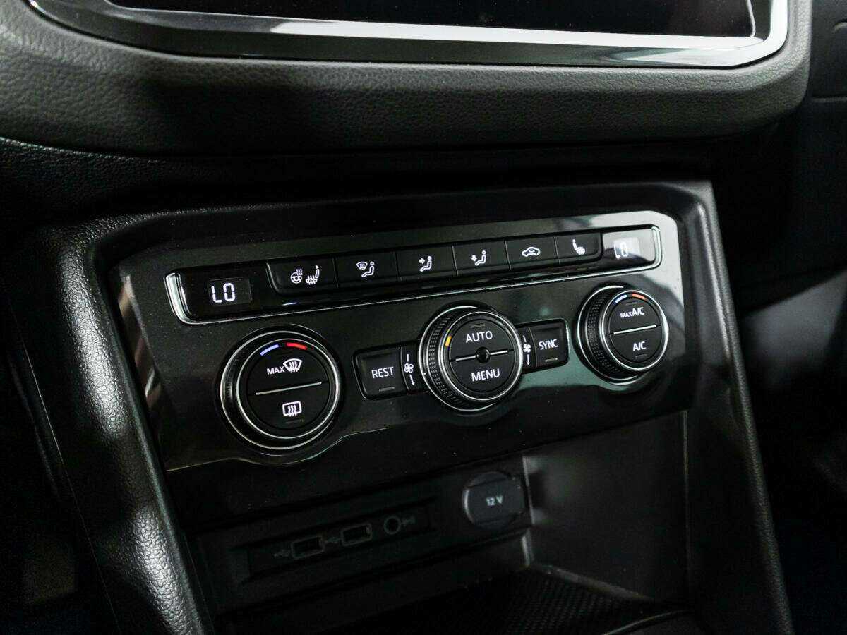 Купить Volkswagen Tiguan с пробегом. Фото: #15