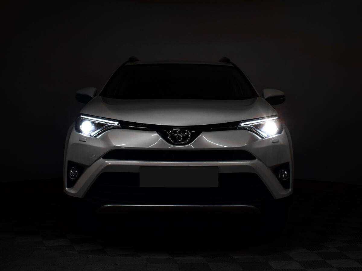 Купить Toyota RAV4 с пробегом. Фото: #3
