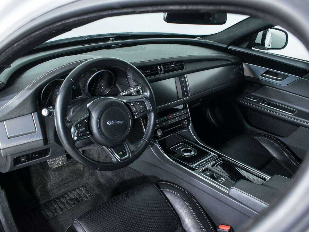 Купить Jaguar XF с пробегом. Фото: #12
