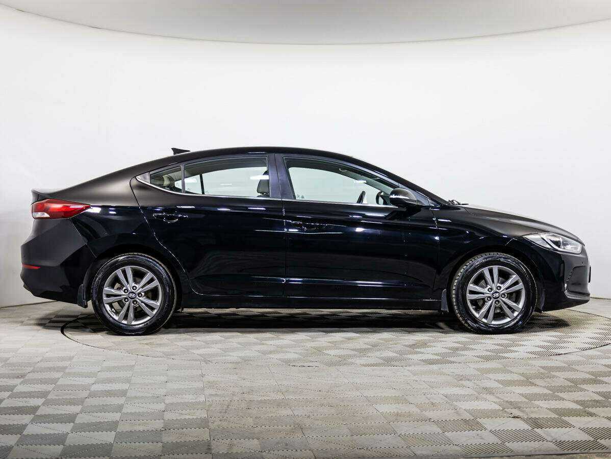 Купить Hyundai Elantra с пробегом. Фото: #2