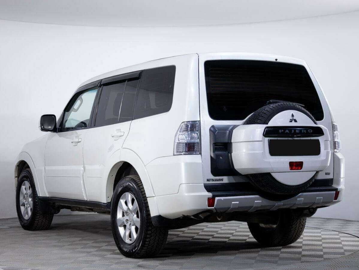 Купить Mitsubishi Pajero с пробегом. Фото: #5