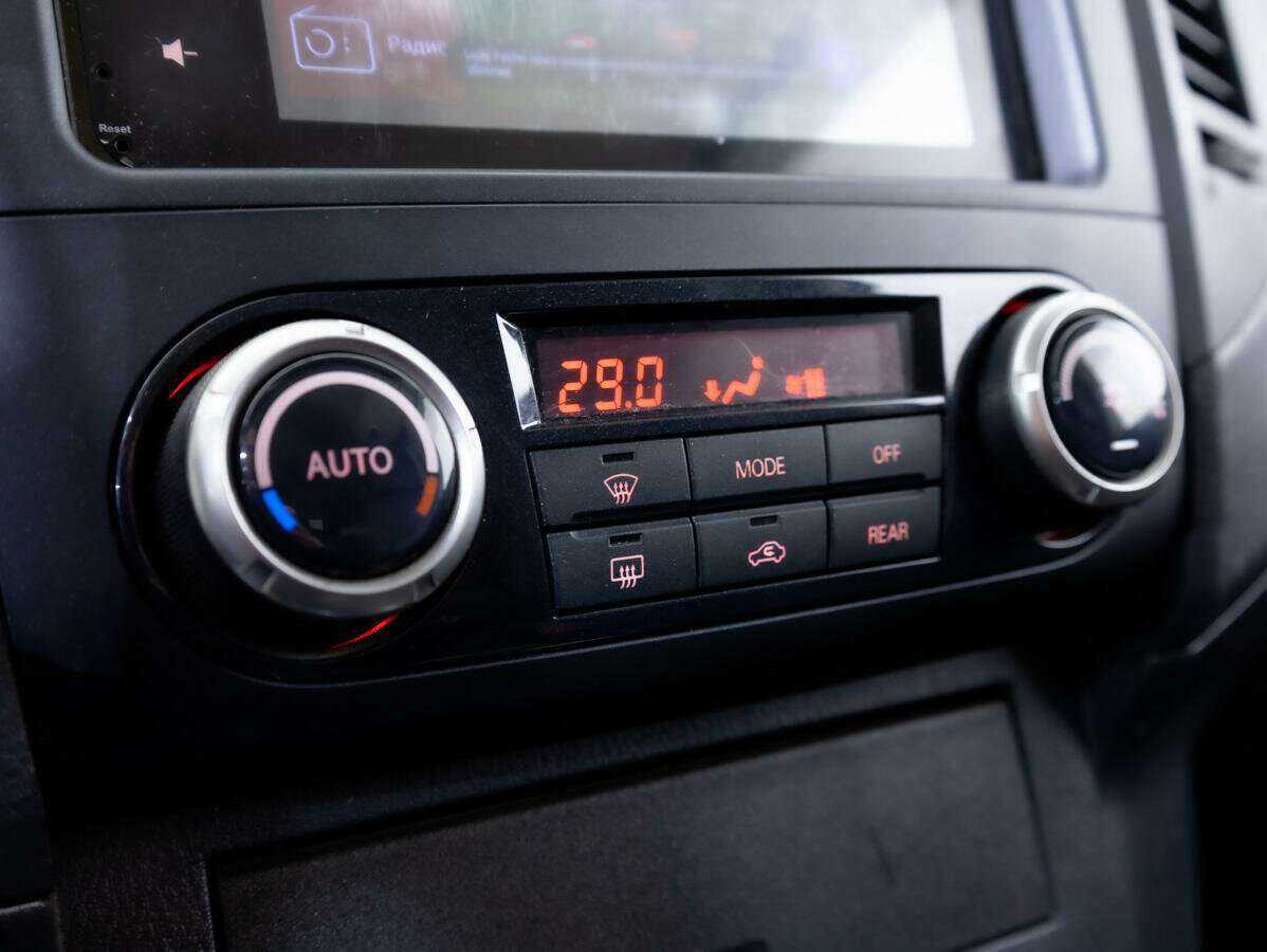 Купить Mitsubishi Pajero с пробегом. Фото: #12