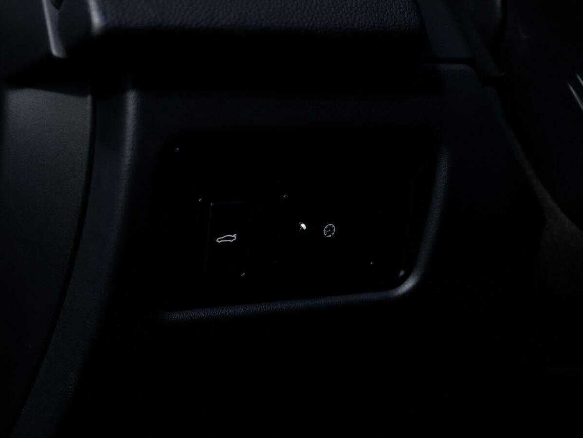 Купить Jaguar XF с пробегом. Фото: #25