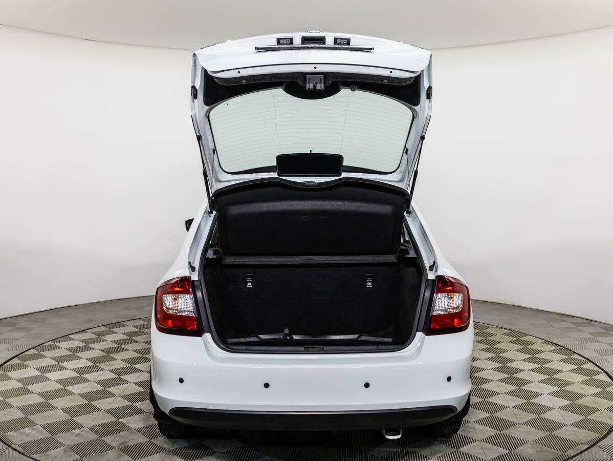 Купить Skoda Rapid с пробегом. Фото: #18