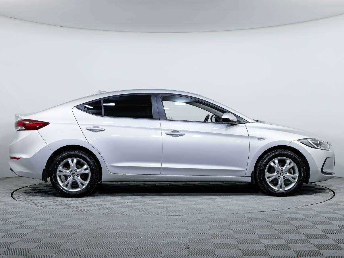 Купить Hyundai Elantra с пробегом. Фото: #2