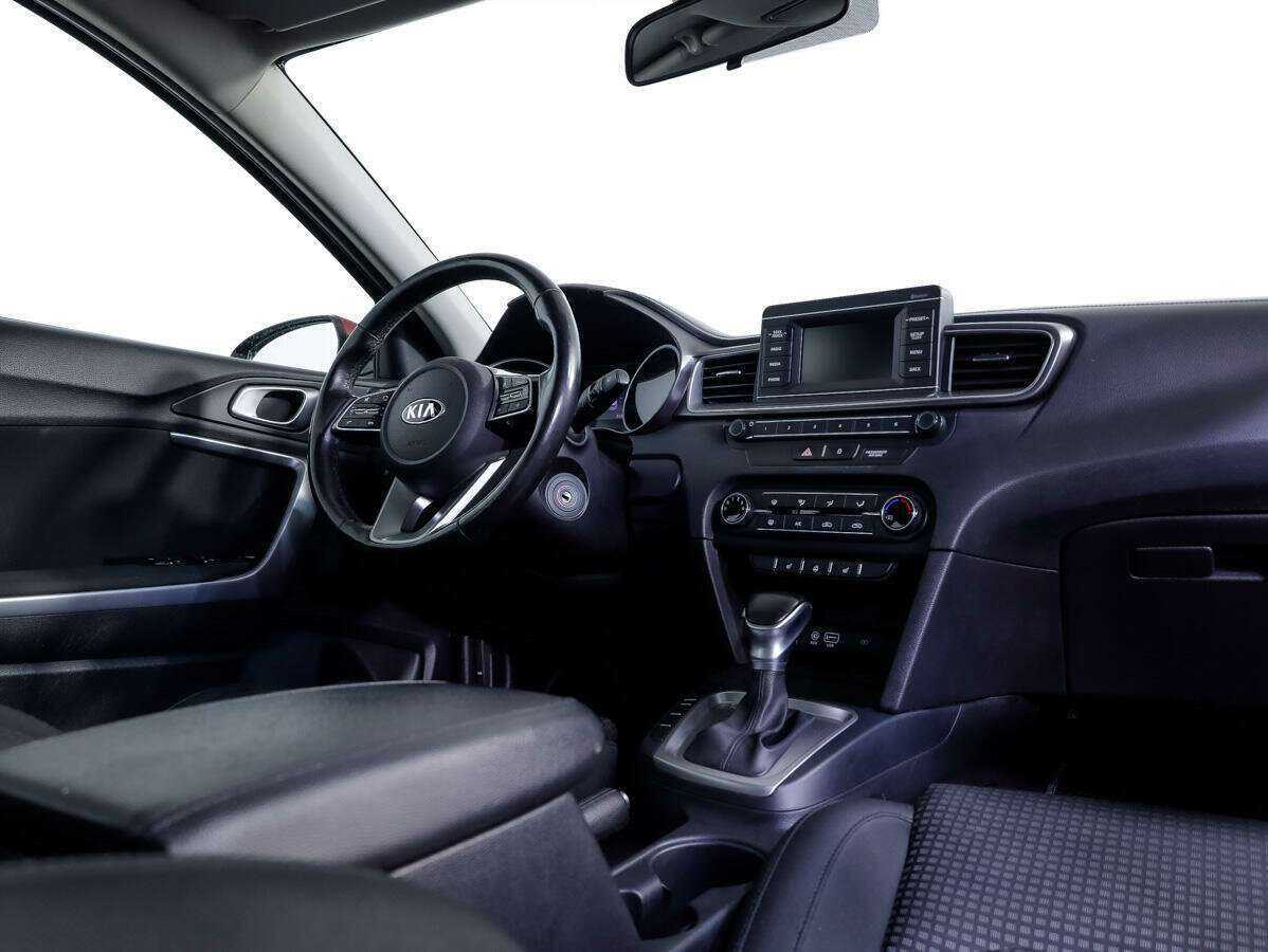 Купить Kia Ceed с пробегом. Фото: #7