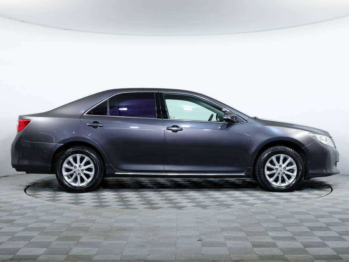 Купить Toyota Camry с пробегом. Фото: #2