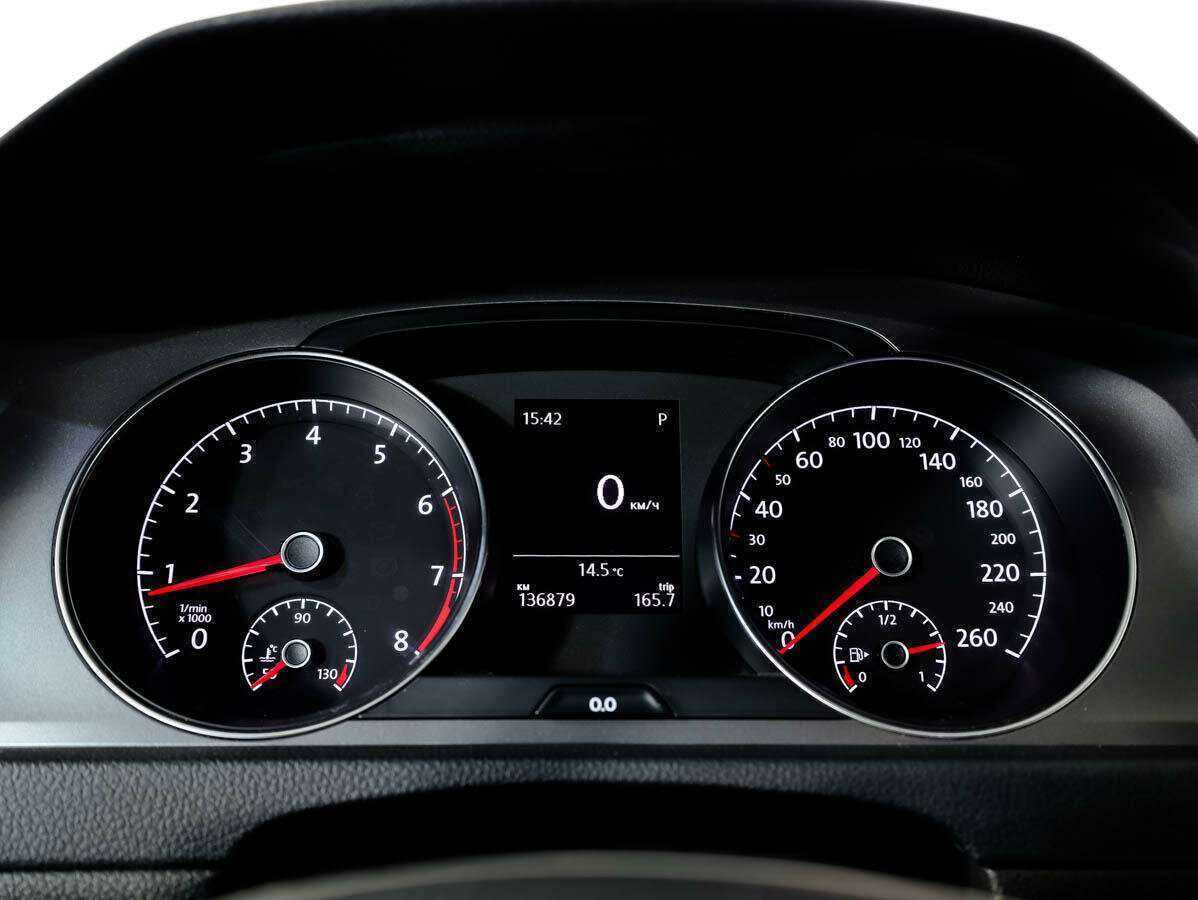 Купить Volkswagen Golf с пробегом. Фото: #9