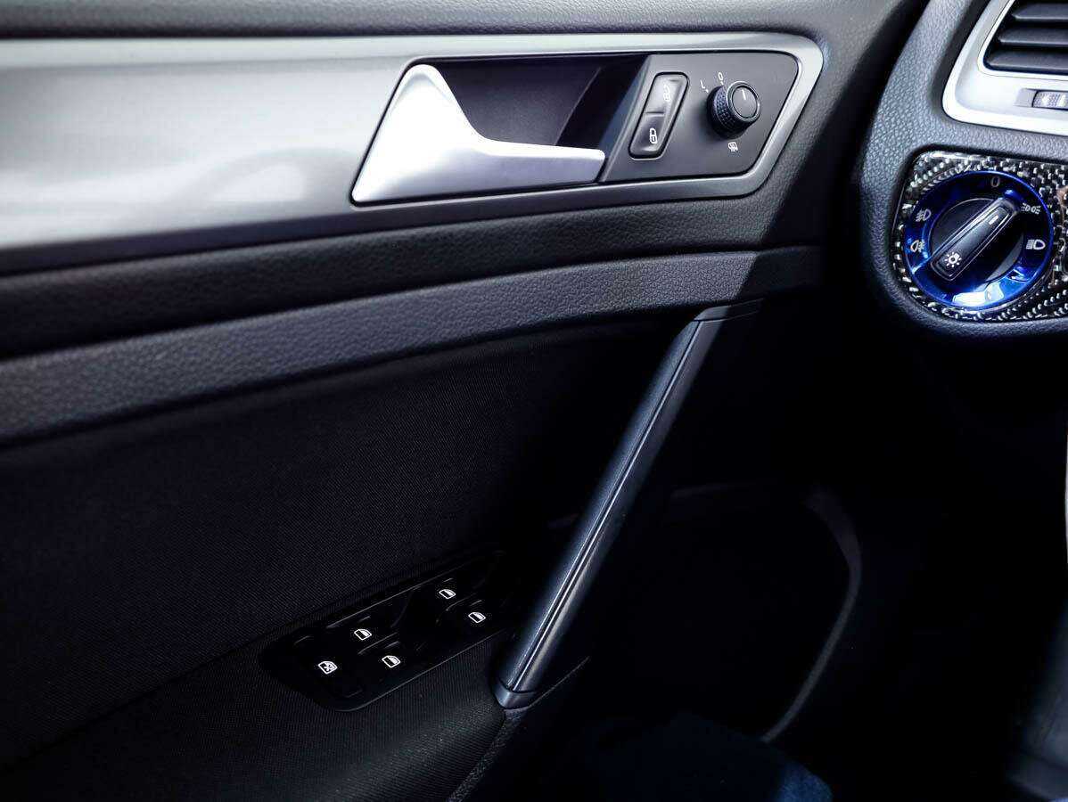 Купить Volkswagen Golf с пробегом. Фото: #16