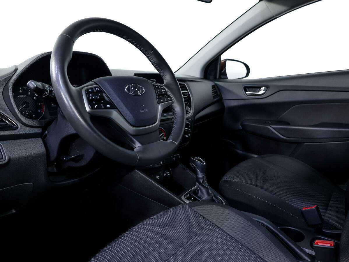 Купить Hyundai Solaris с пробегом. Фото: #10