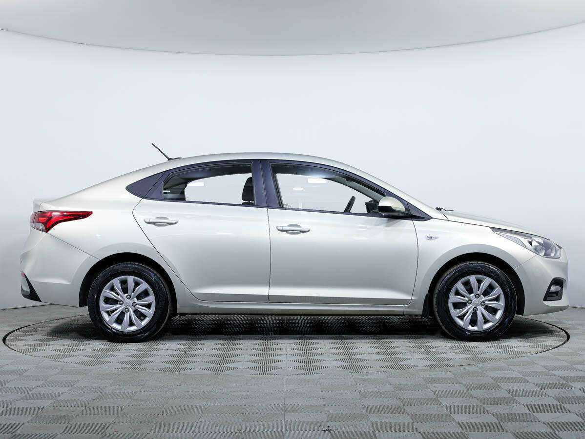 Купить Hyundai Solaris с пробегом. Фото: #2