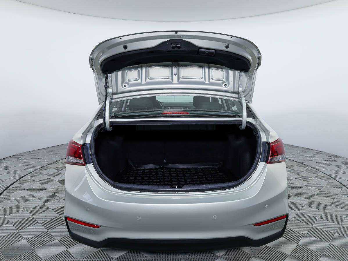 Купить Hyundai Solaris с пробегом. Фото: #7