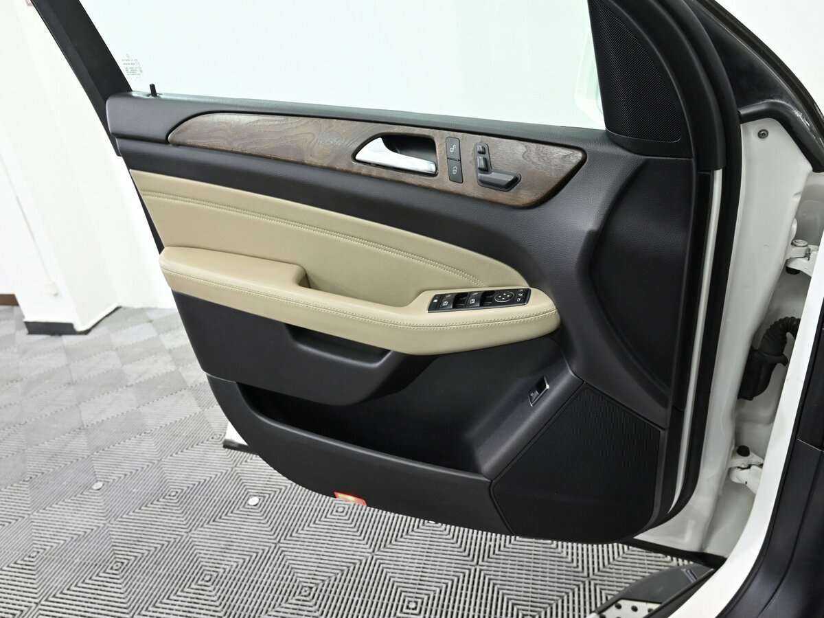 Купить Mercedes-Benz M-Класс с пробегом. Фото: #12