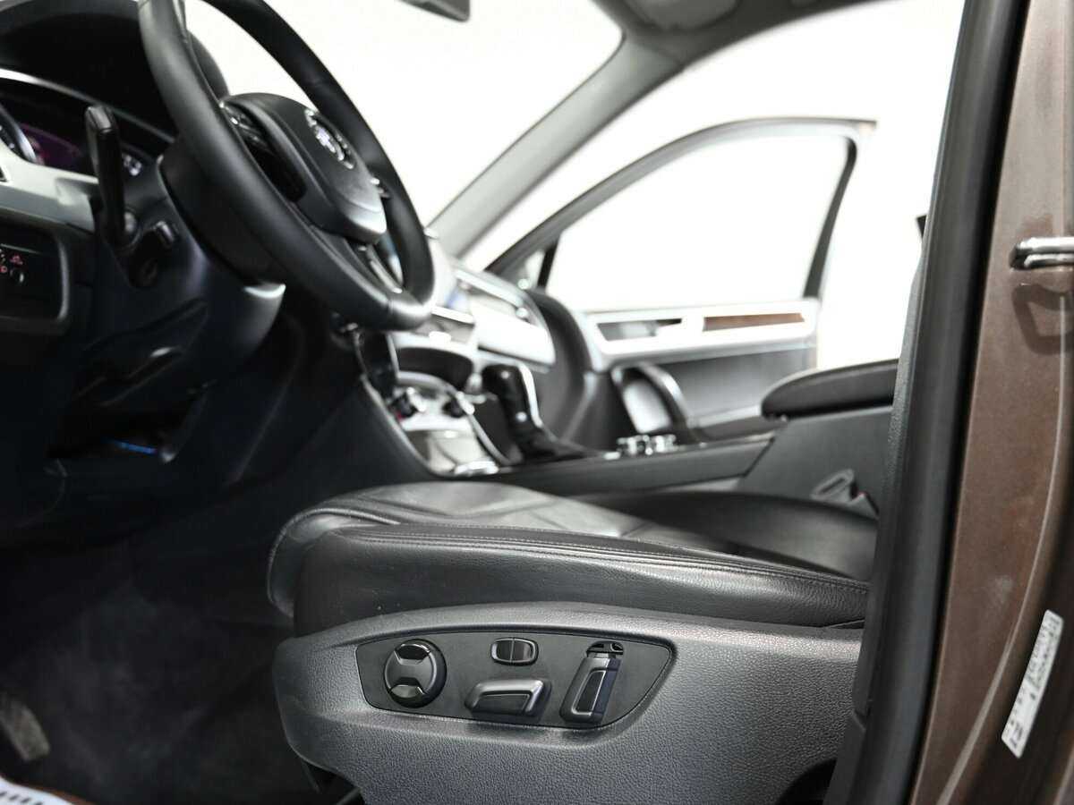 Купить Volkswagen Touareg с пробегом. Фото: #7