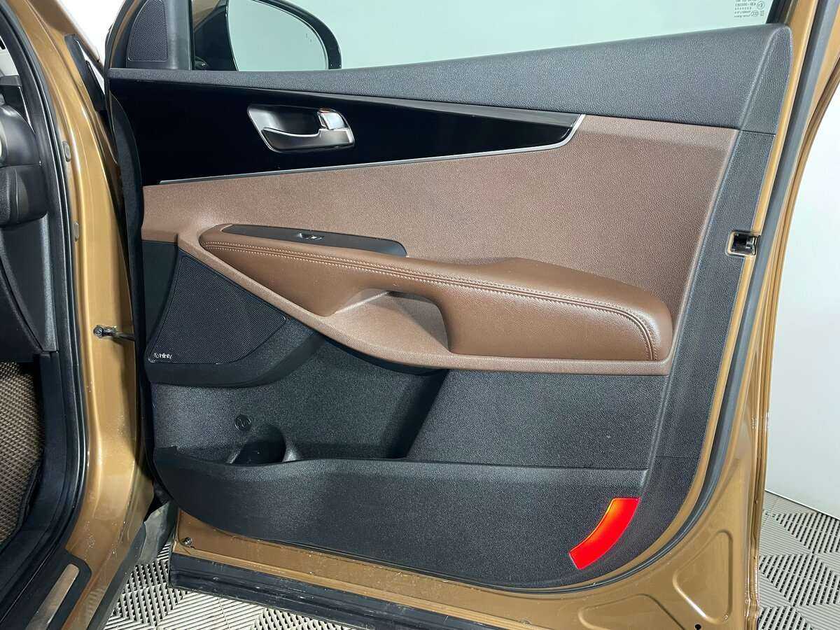 Купить Kia Sorento с пробегом. Фото: #26