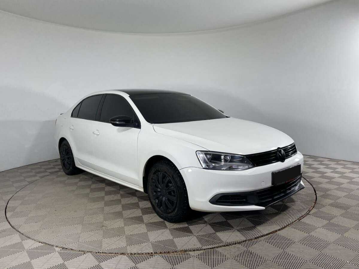 Купить Volkswagen Jetta с пробегом. Фото: #2