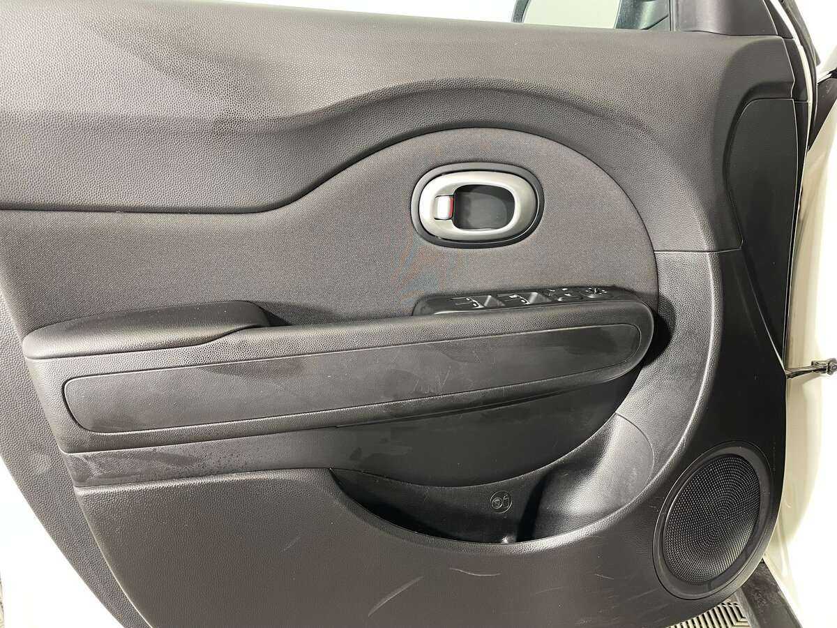 Купить Kia Soul с пробегом. Фото: #18