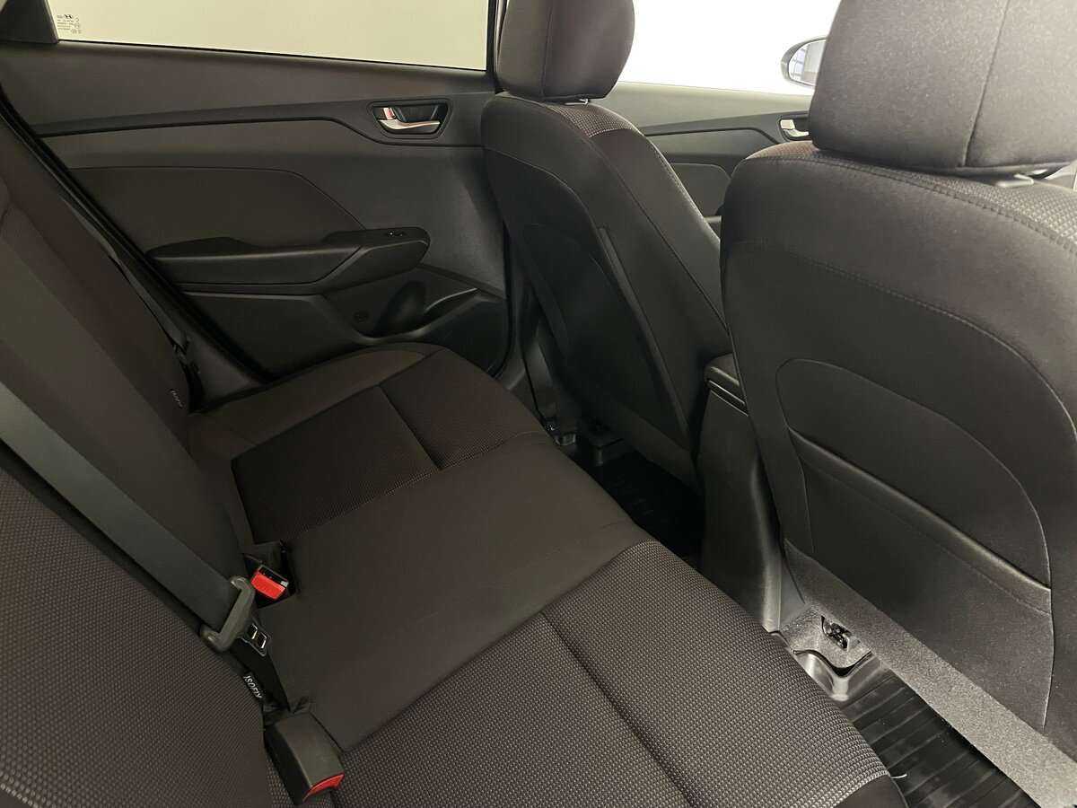 Купить Hyundai Solaris с пробегом. Фото: #19