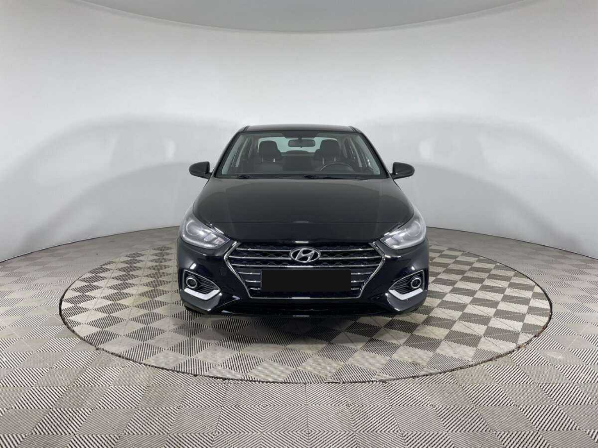 Купить Hyundai Solaris с пробегом. Фото: #1