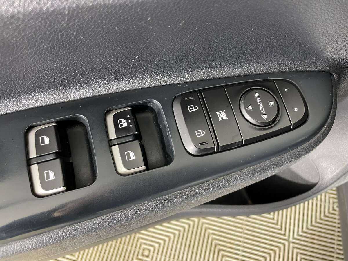 Купить Kia Rio с пробегом. Фото: #17