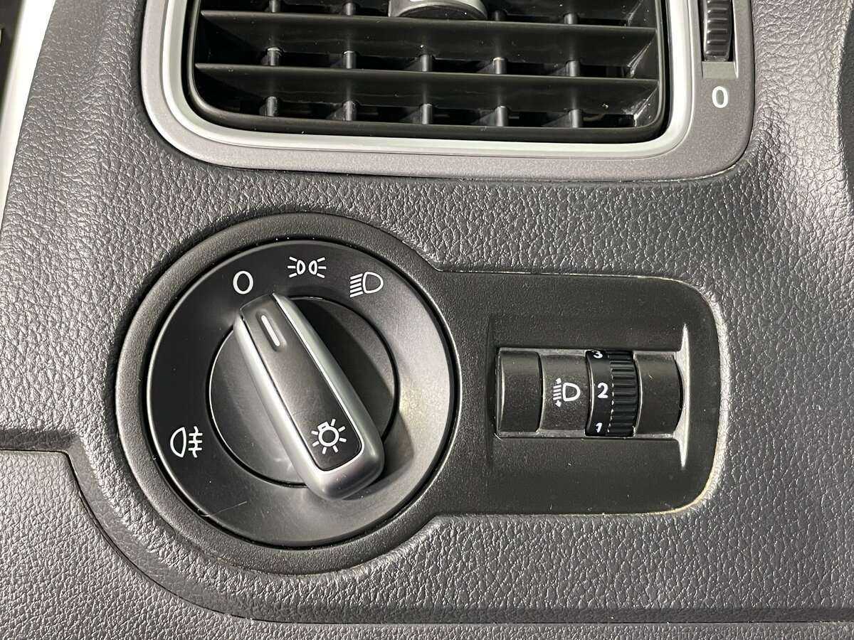 Купить Volkswagen Polo с пробегом. Фото: #13