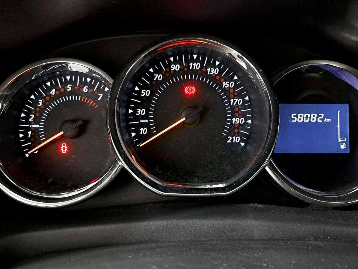 Купить Renault Sandero с пробегом. Фото: #9