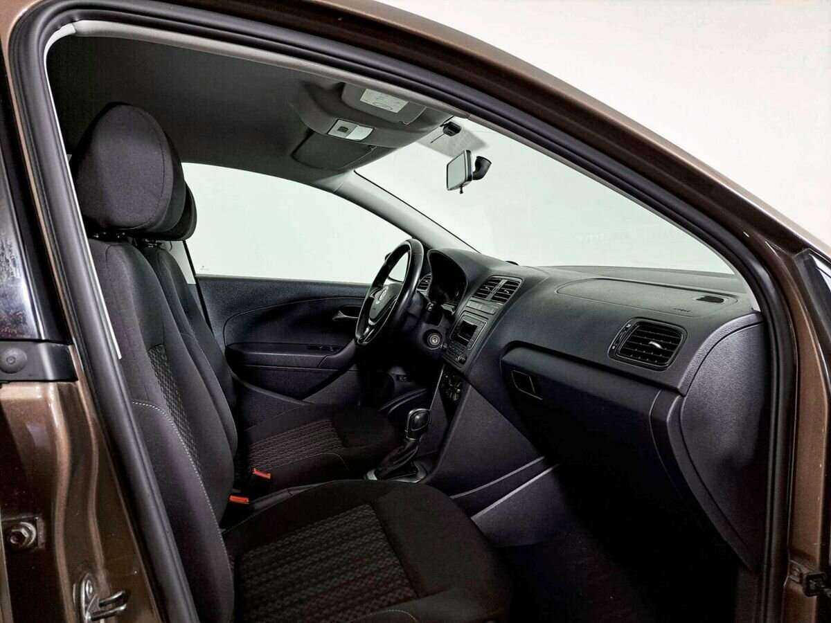 Купить Volkswagen Polo с пробегом. Фото: #8