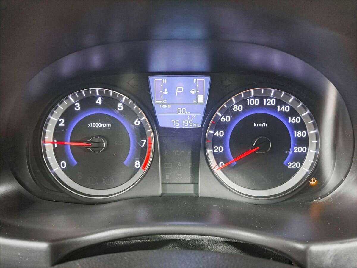 Купить Hyundai Solaris с пробегом. Фото: #10