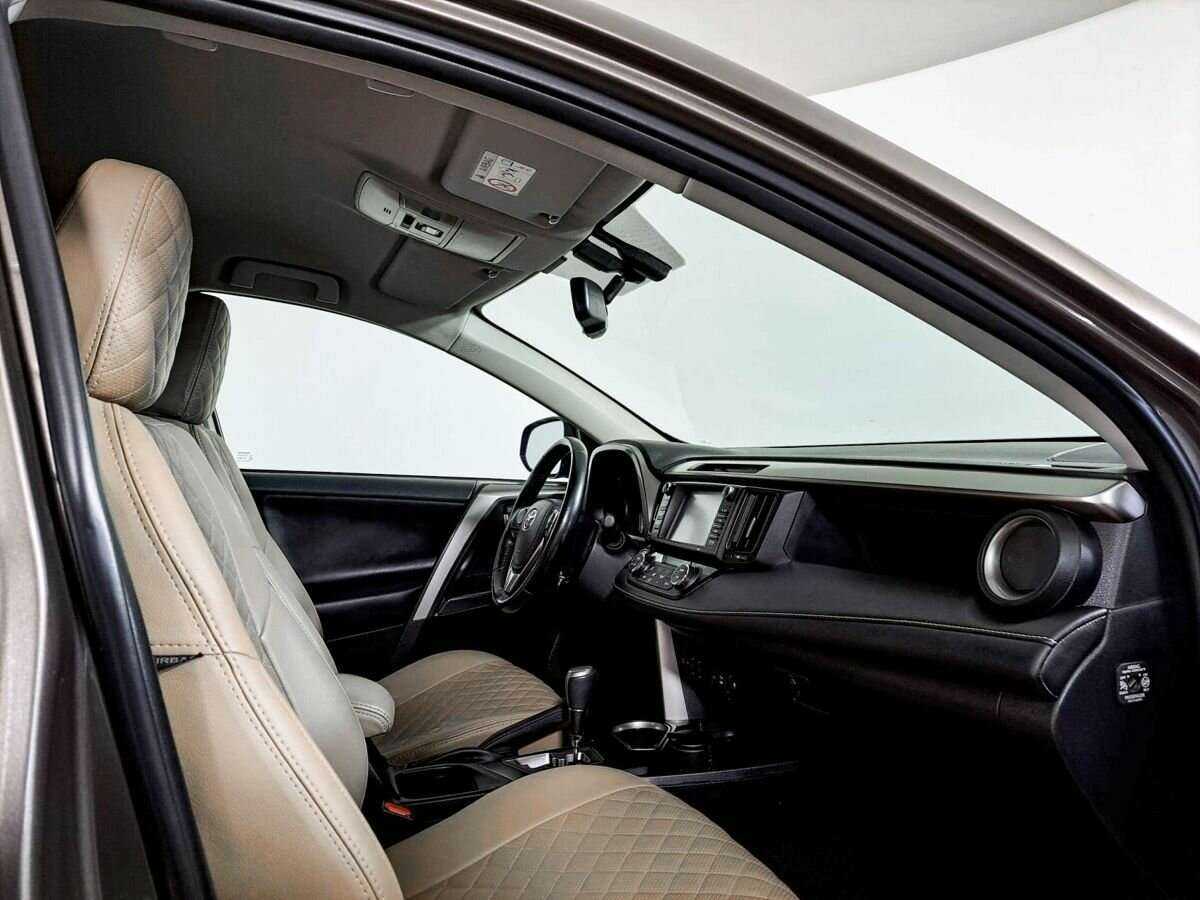 Купить Toyota RAV4 с пробегом. Фото: #9