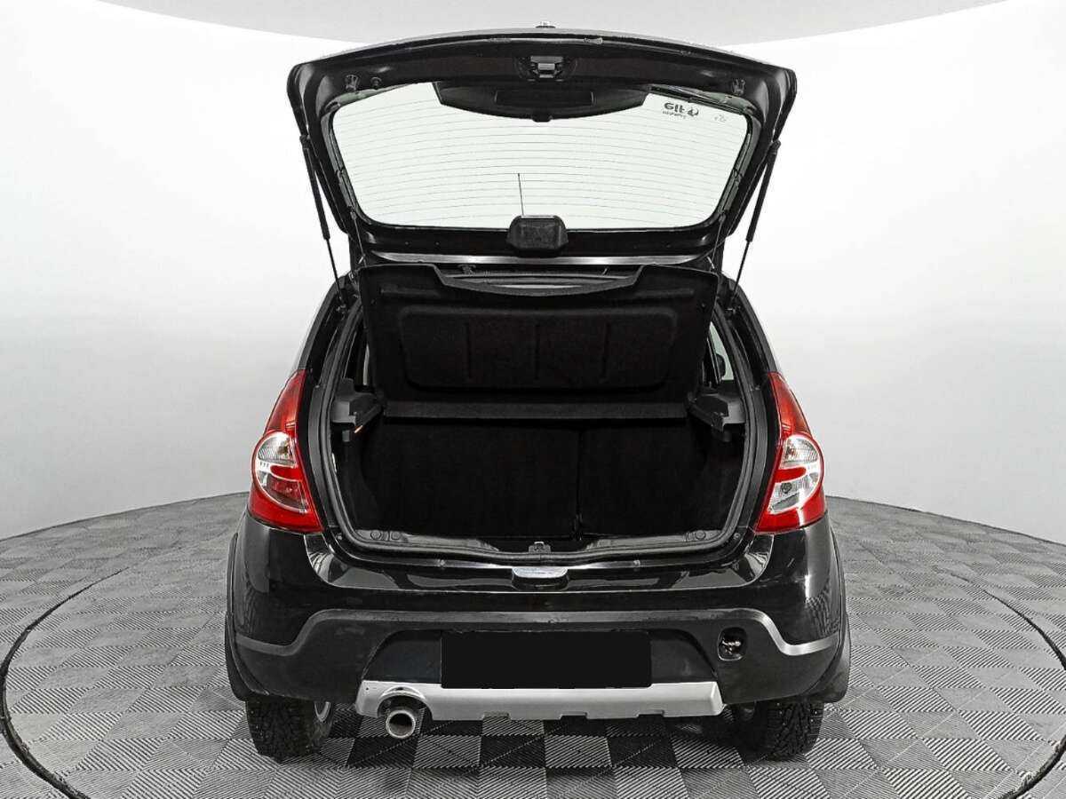 Купить Renault Sandero с пробегом. Фото: #9