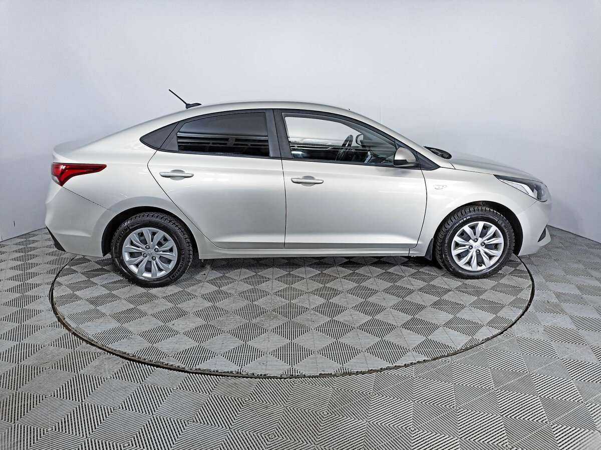 Купить Hyundai Solaris с пробегом. Фото: #3