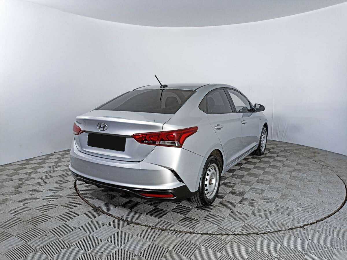Купить Hyundai Solaris с пробегом. Фото: #4