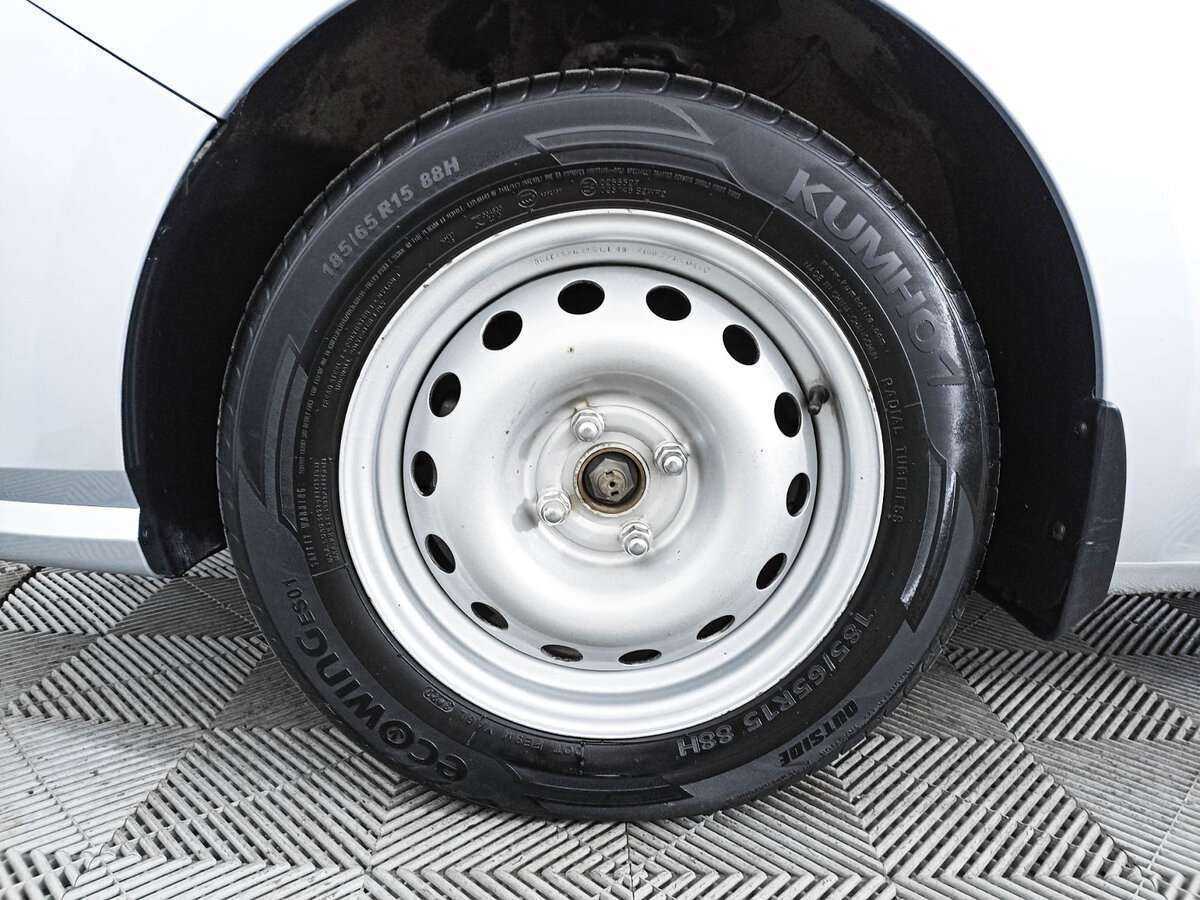 Купить Hyundai Solaris с пробегом. Фото: #17