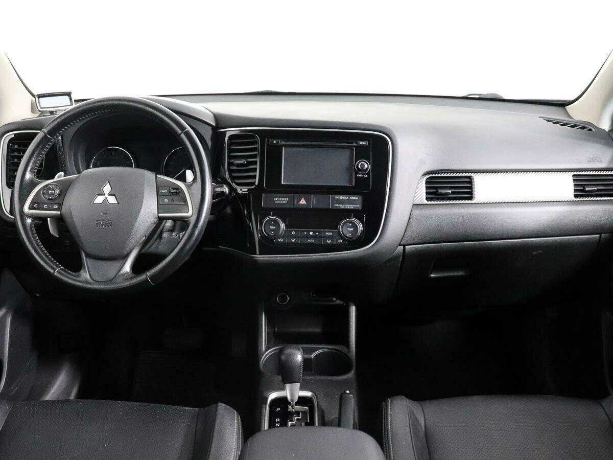 Купить Mitsubishi Outlander с пробегом. Фото: #9