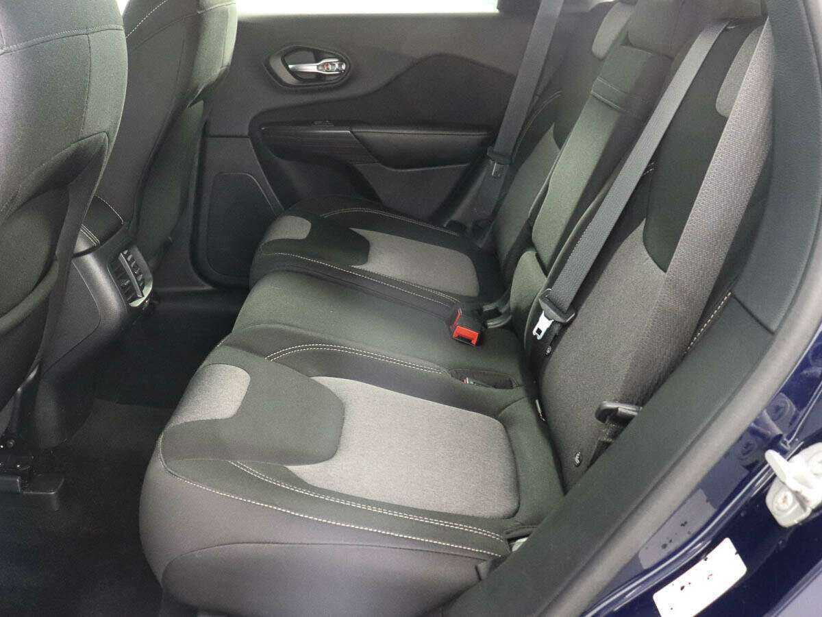 Купить Jeep Cherokee с пробегом. Фото: #8