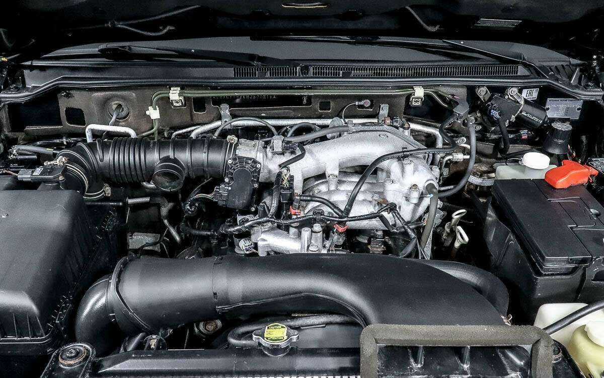 Купить Mitsubishi Pajero с пробегом. Фото: #12