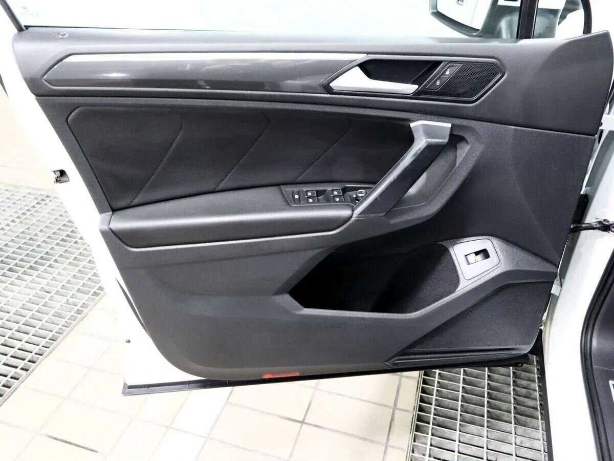 Купить Volkswagen Tiguan с пробегом. Фото: #10