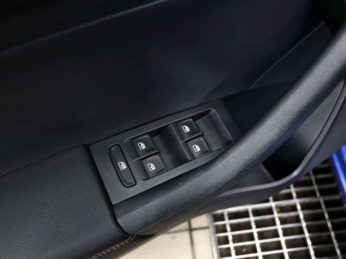 Купить Skoda Rapid с пробегом. Фото: #6