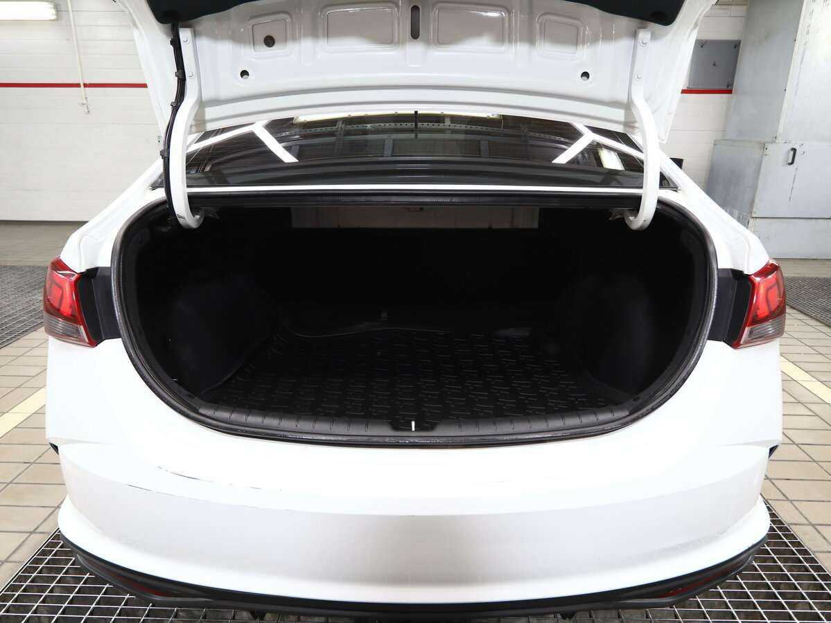 Купить Hyundai Solaris с пробегом. Фото: #4