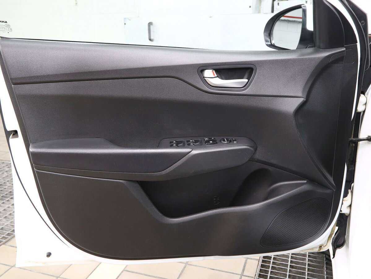 Купить Hyundai Solaris с пробегом. Фото: #8